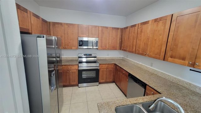 10012 NW 7th St 209, Miami, FL 33172