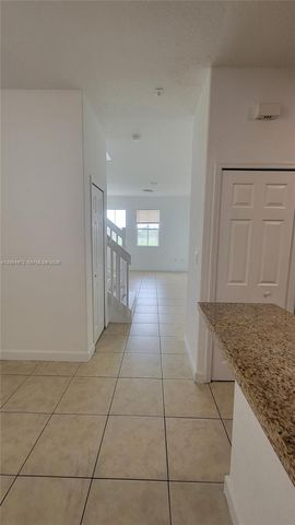 10012 NW 7th St 209, Miami, FL 33172