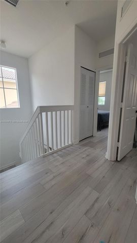 10012 NW 7th St 209, Miami, FL 33172