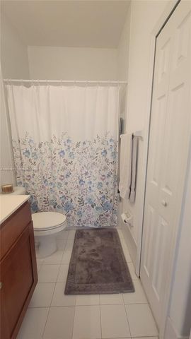 10012 NW 7th St 209, Miami, FL 33172