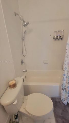 10012 NW 7th St 209, Miami, FL 33172