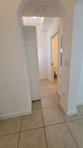 10012 NW 7th St 209, Miami, FL 33172