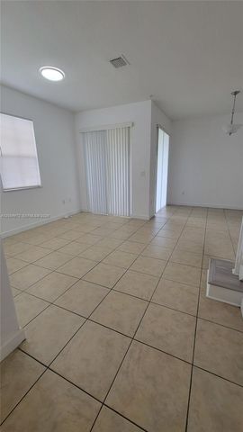 10012 NW 7th St 209, Miami, FL 33172