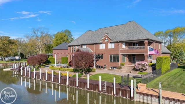 49515 Regatta Street, Chesterfield Twp, MI 48047
