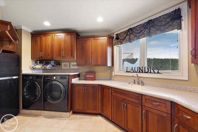 49515 Regatta Street, Chesterfield Twp, MI 48047