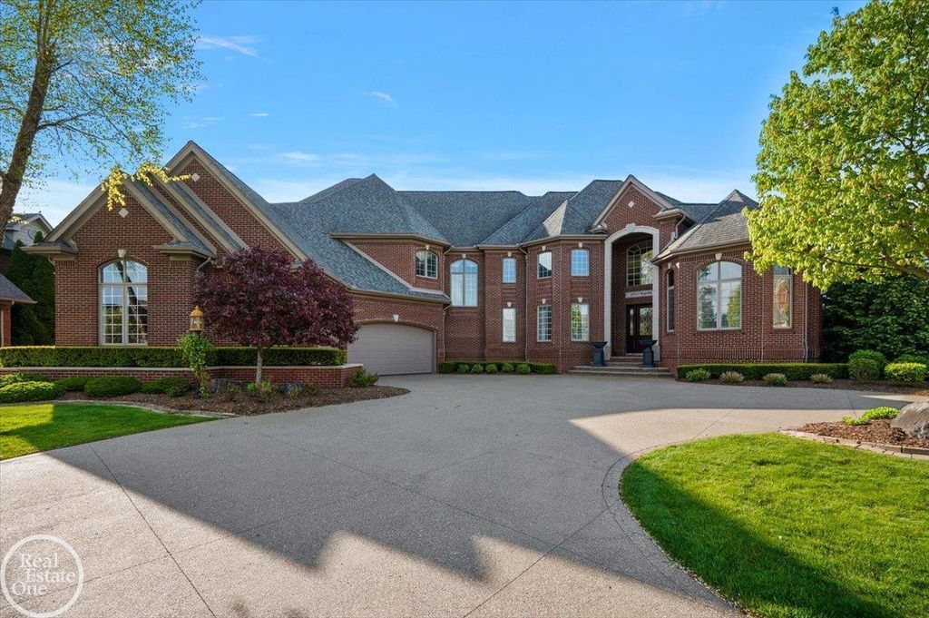 49515 Regatta Street, Chesterfield Twp, MI 48047
