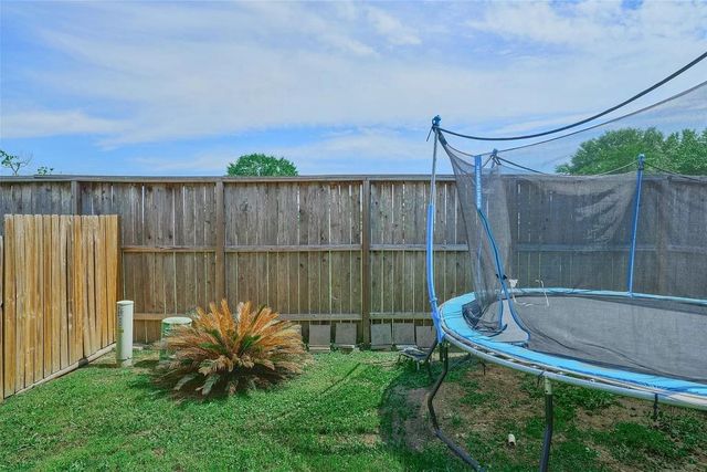 2047 Sweet Melon Drive, Houston, TX 77090