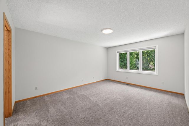 16715 19th Avenue N, Plymouth, MN 55447