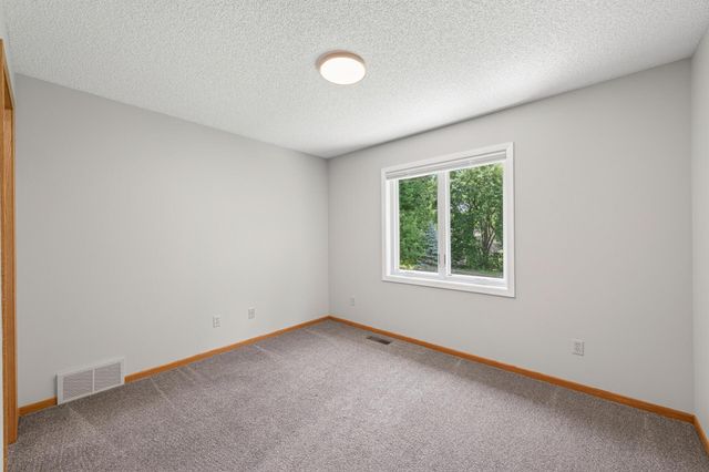 16715 19th Avenue N, Plymouth, MN 55447