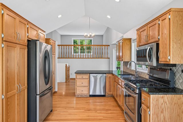 16715 19th Avenue N, Plymouth, MN 55447