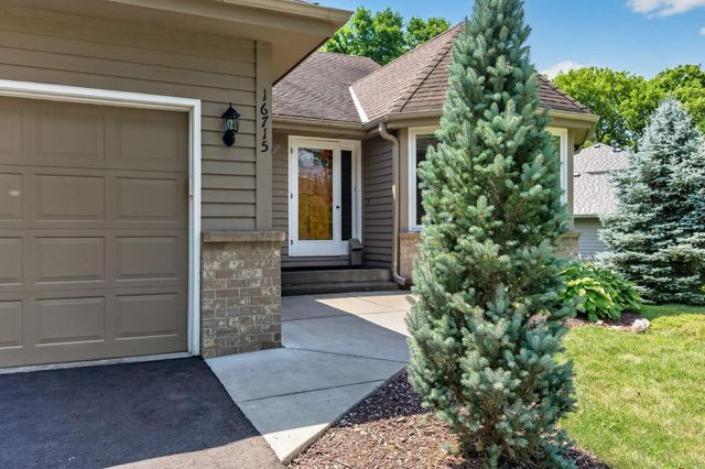 16715 19th Avenue N, Plymouth, MN 55447