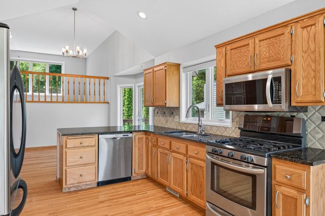 16715 19th Avenue N, Plymouth, MN 55447