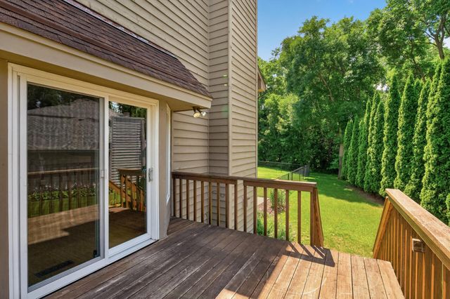 16715 19th Avenue N, Plymouth, MN 55447