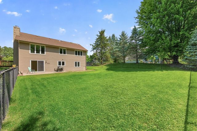 16715 19th Avenue N, Plymouth, MN 55447
