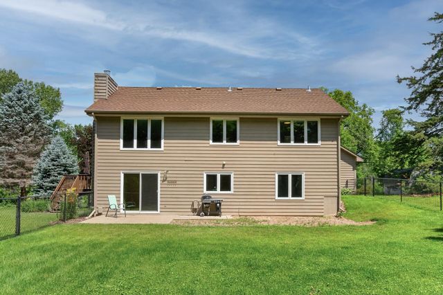 16715 19th Avenue N, Plymouth, MN 55447