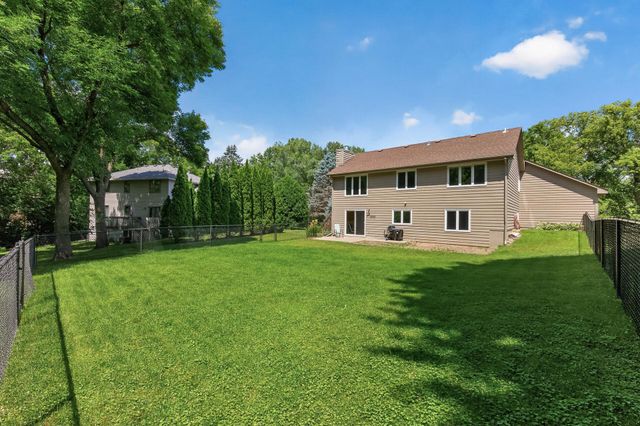 16715 19th Avenue N, Plymouth, MN 55447