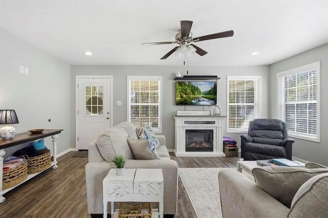 410 Hillcrest Street, Lumberton, TX 77657