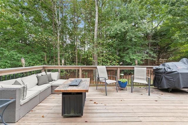 321 Ironhill Trace, Woodstock, GA 30189