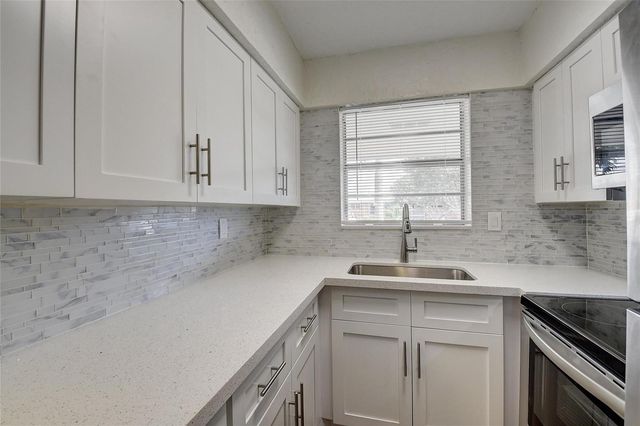 30 SE 13th Street B2, Boca Raton, FL 33432