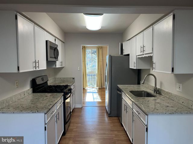 8034 INVERNESS RIDGE RD, Potomac, MD 20854