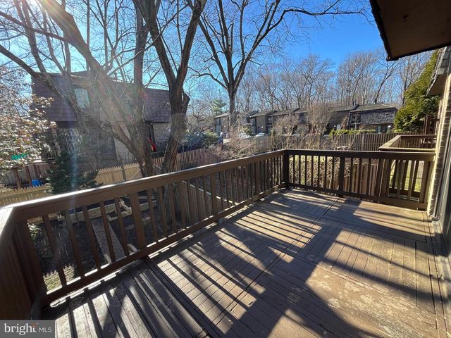 8034 INVERNESS RIDGE RD, Potomac, MD 20854