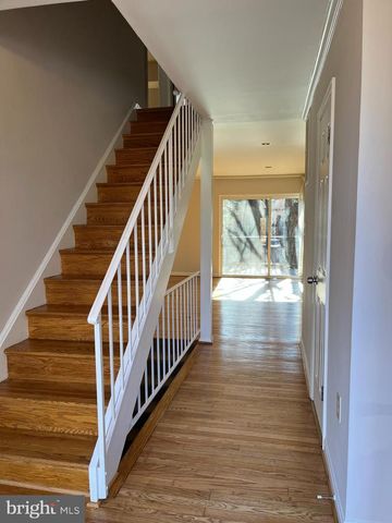 8034 INVERNESS RIDGE RD, Potomac, MD 20854