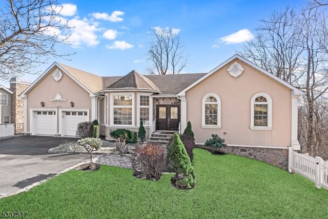 27 Susan Dr, Chatham Twp., NJ 07928