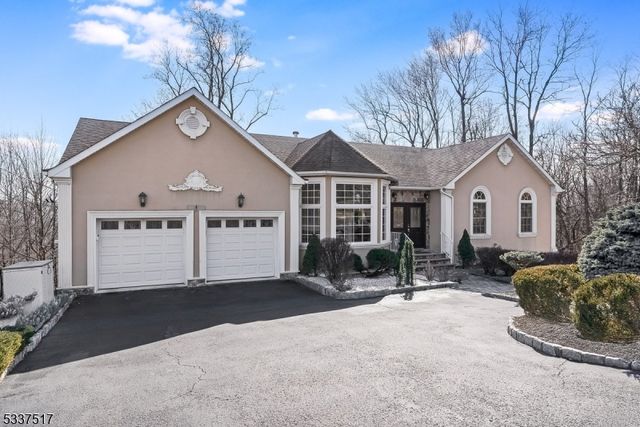 27 Susan Dr, Chatham Twp., NJ 07928