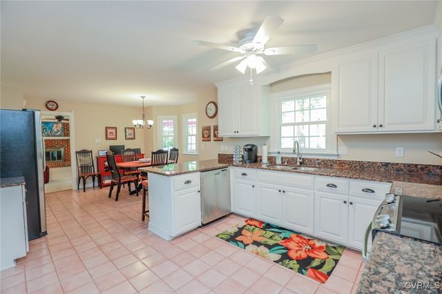 4606 Oak Hollow Rd, Chester, VA 23831