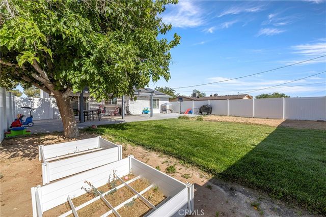 15456 Dale Evans Parkway, Apple Valley, CA 92307