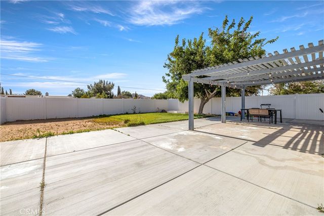 15456 Dale Evans Parkway, Apple Valley, CA 92307