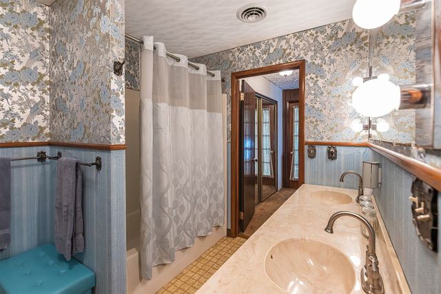 10230 W LAKE Road, Lake City Boro, PA 16423