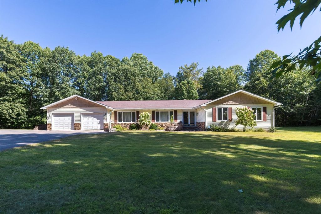 10230 W LAKE Road, Lake City Boro, PA 16423