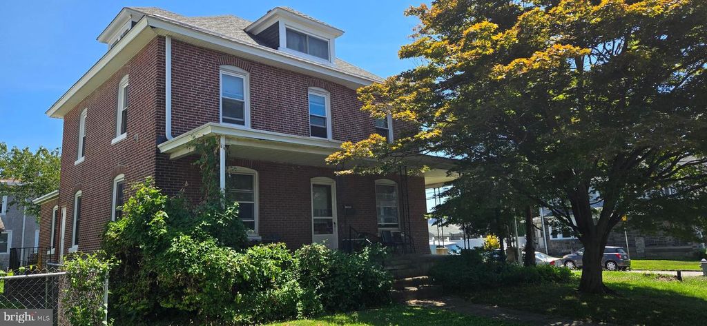 261 BURMONT RD, Drexel Hill, PA 19026