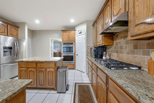 4703 Enchanted Bay Boulevard, Arlington, TX 76016