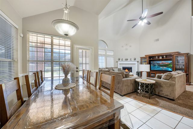 4703 Enchanted Bay Boulevard, Arlington, TX 76016