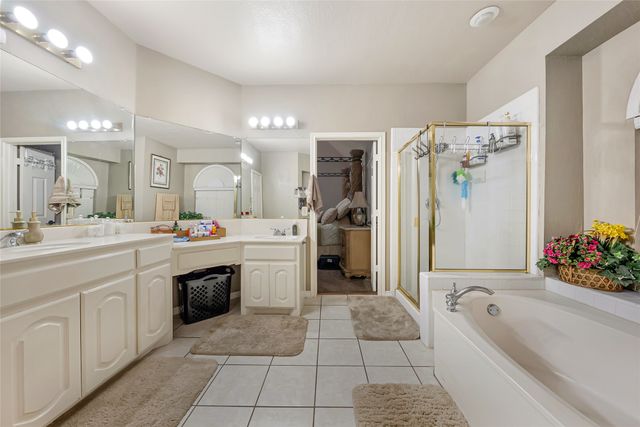 4703 Enchanted Bay Boulevard, Arlington, TX 76016