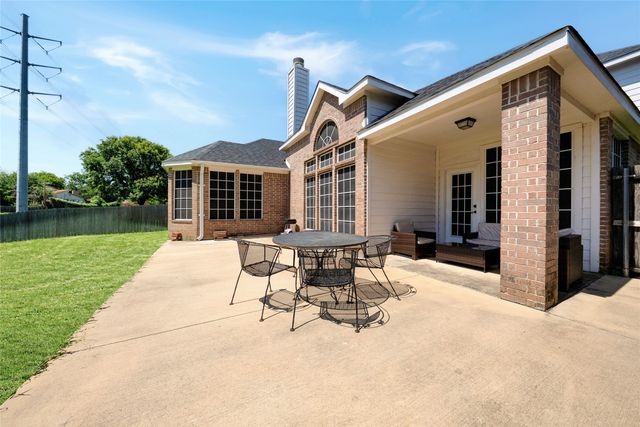 4703 Enchanted Bay Boulevard, Arlington, TX 76016