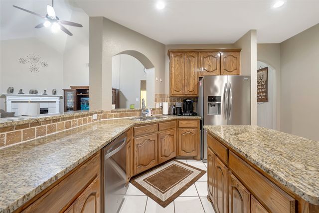 4703 Enchanted Bay Boulevard, Arlington, TX 76016