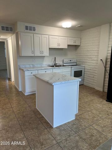 2333 W GLENROSA Avenue 114, Phoenix, AZ 85015