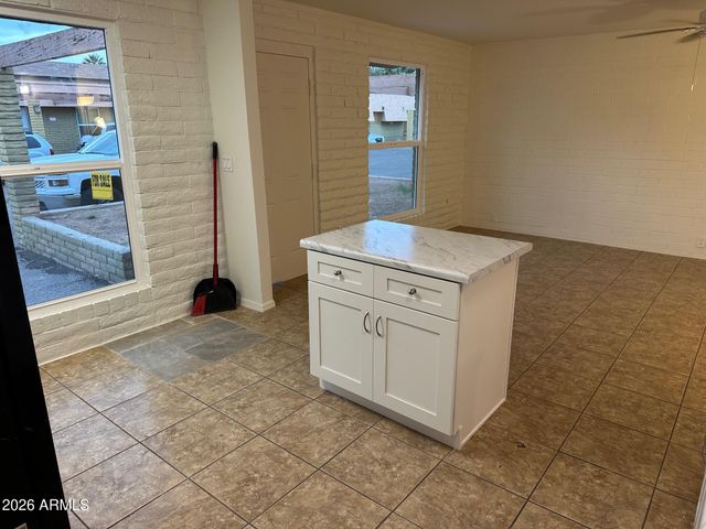 2333 W GLENROSA Avenue 114, Phoenix, AZ 85015