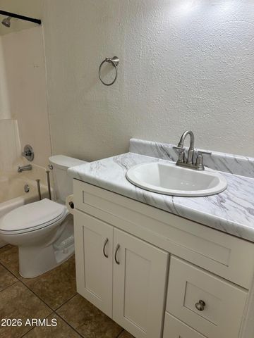 2333 W GLENROSA Avenue 114, Phoenix, AZ 85015