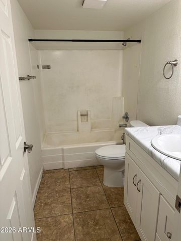 2333 W GLENROSA Avenue 114, Phoenix, AZ 85015