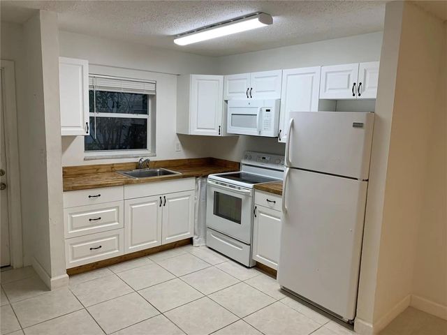 3502 Riverside Drive, Coral Springs, FL 33065