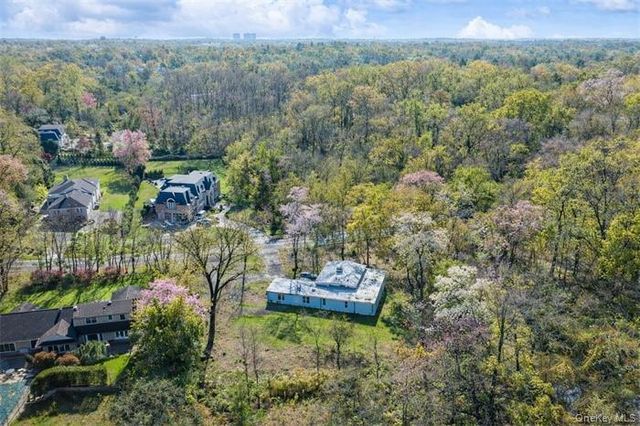 107A Wildwood Road, Great Neck, NY 11024