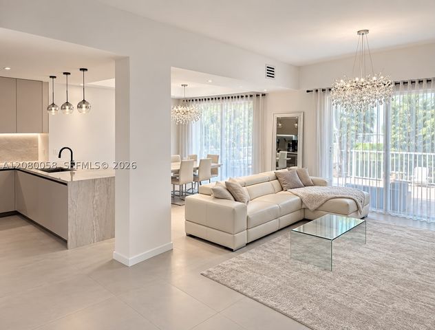 3123 NE 210th St, Aventura, FL 33180
