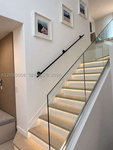 3123 NE 210th St, Aventura, FL 33180