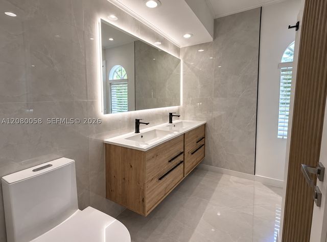 3123 NE 210th St, Aventura, FL 33180