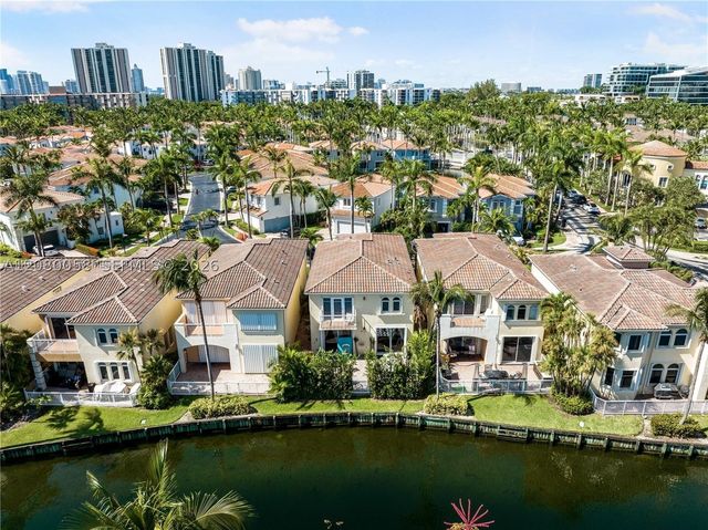 3123 NE 210th St, Aventura, FL 33180
