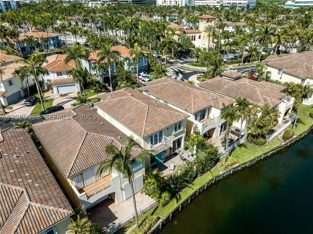 3123 NE 210th St, Aventura, FL 33180